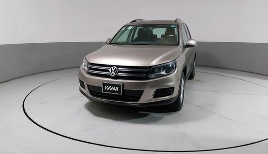 Volkswagen • Tiguan