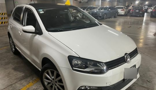 Volkswagen • Polo