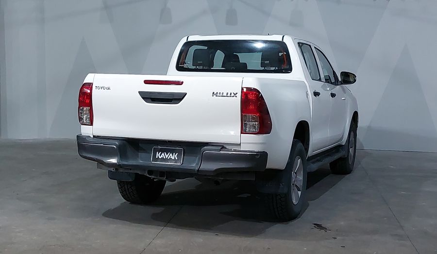 Toyota Hilux 2.7 DOBLE CABINA SR DCAB MID Pickup 2017