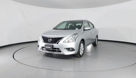 Nissan • Versa