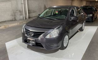 Nissan • Versa