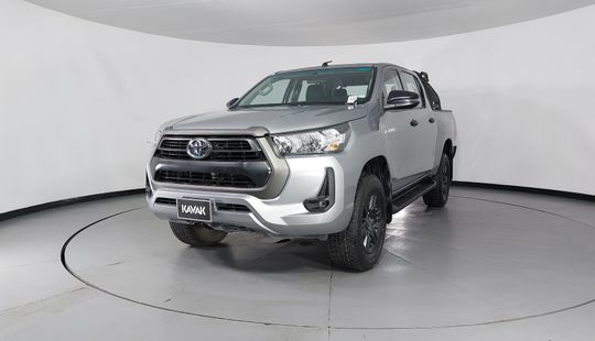 Toyota • Hilux