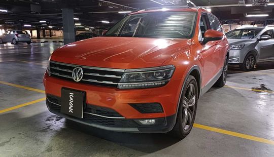 Volkswagen • Tiguan