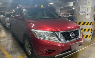 Nissan • Pathfinder