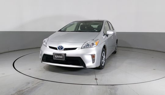 Toyota • Prius