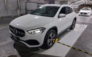 Mercedes Benz • Clase GLA