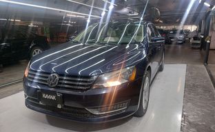 Volkswagen • Passat