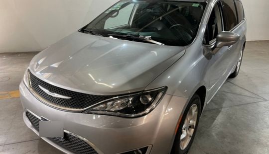 Chrysler • Pacifica