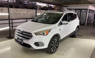 Ford • Escape