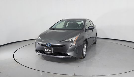 Toyota • Prius