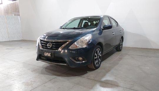 Nissan • Versa