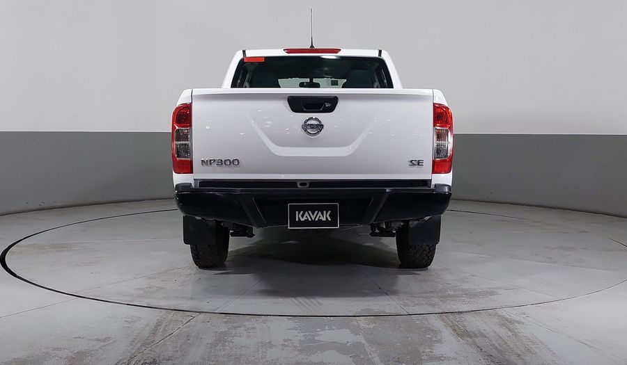 Nissan Np300 2.5 DOBLE CABINA SE TM AC PAQ SEG Pickup 2018