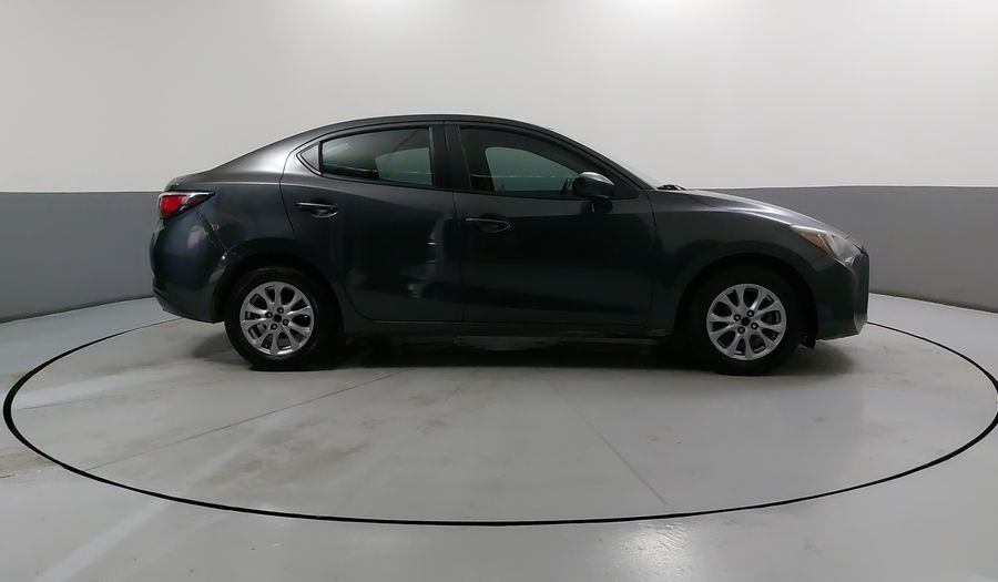 Toyota Yaris 1.5 R MID MT Sedan 2016