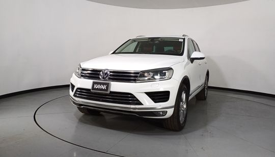 Volkswagen • Touareg