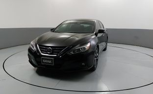 Nissan • Altima