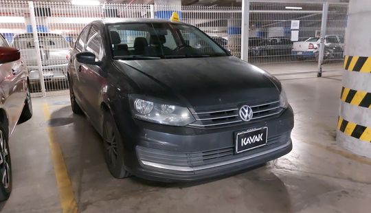 Volkswagen • Vento