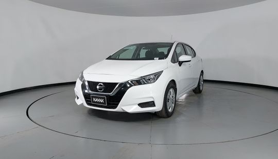 Nissan • Versa