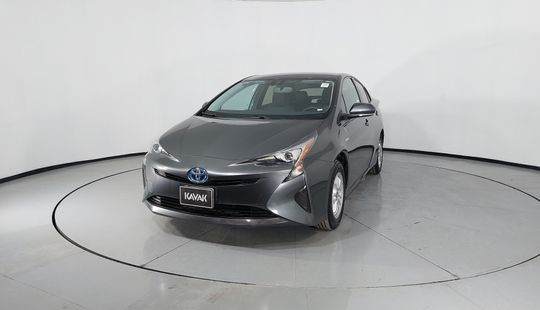 Toyota • Prius