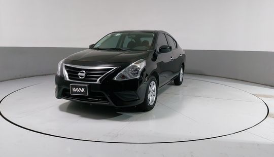 Nissan • Versa