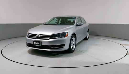 Volkswagen • Passat