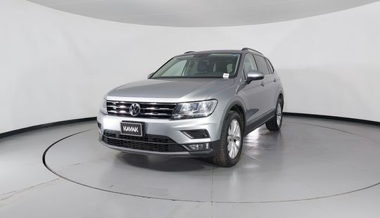 Volkswagen • Tiguan