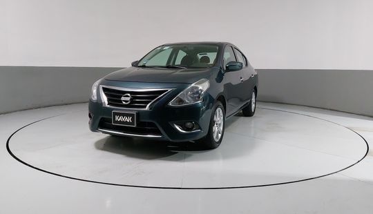 Nissan • Versa