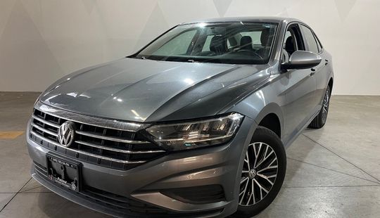 Volkswagen • Jetta