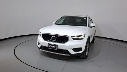 Volvo • XC40