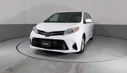 Toyota • Sienna