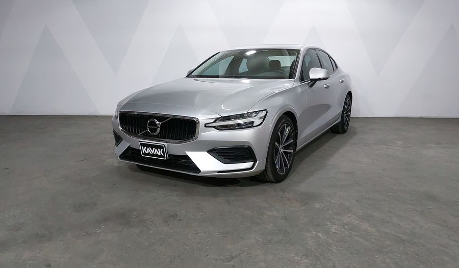 Volvo S60 2.0 T5 MOMENTUM AUTO Sedan 2021