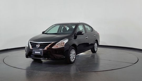 Nissan • Versa