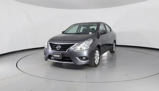 Nissan • Versa