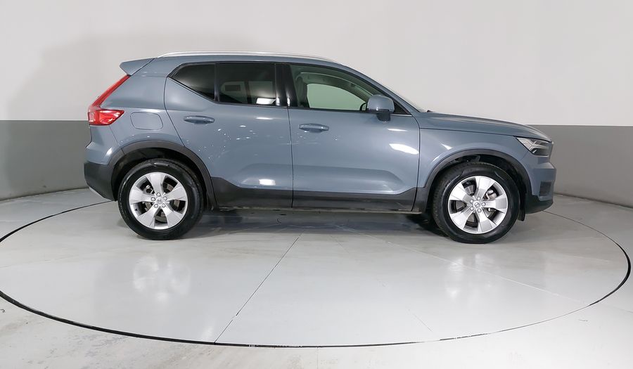 Volvo Xc40 2.0 T4 MOMENTUM AUTO Suv 2021