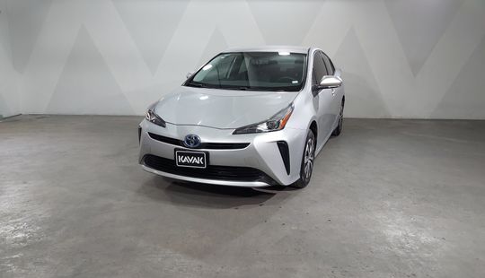 Toyota • Prius