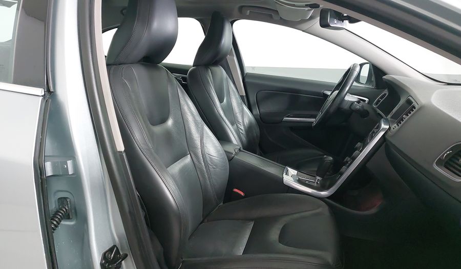 Volvo S60 2.0 T5 KINETIC AT Sedan 2012