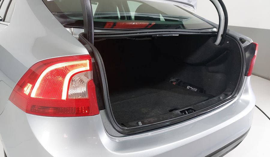 Volvo S60 2.0 T5 KINETIC AT Sedan 2012