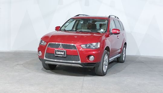 Mitsubishi • Outlander