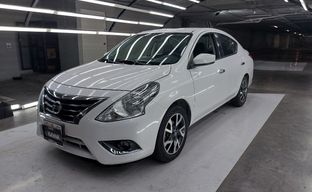 Nissan • Versa