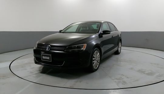 Volkswagen • Jetta