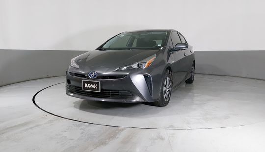 Toyota • Prius