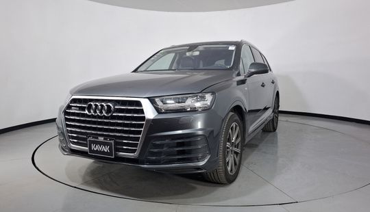 Audi • Q7