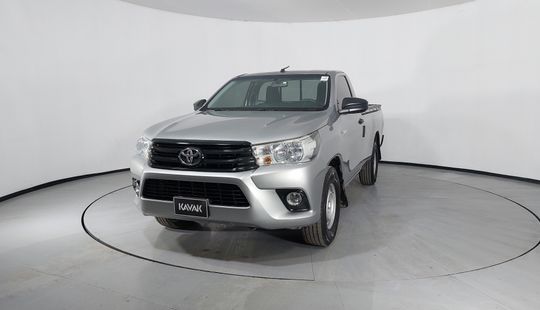 Toyota • Hilux