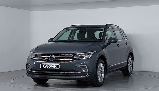 Volkswagen • Tiguan