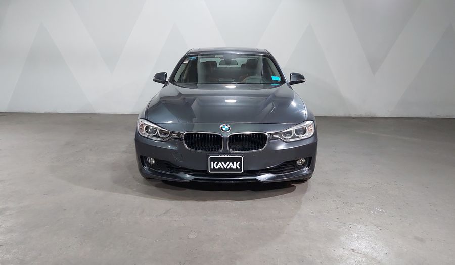 Bmw Serie 3 2.0 320IA Sedan 2013