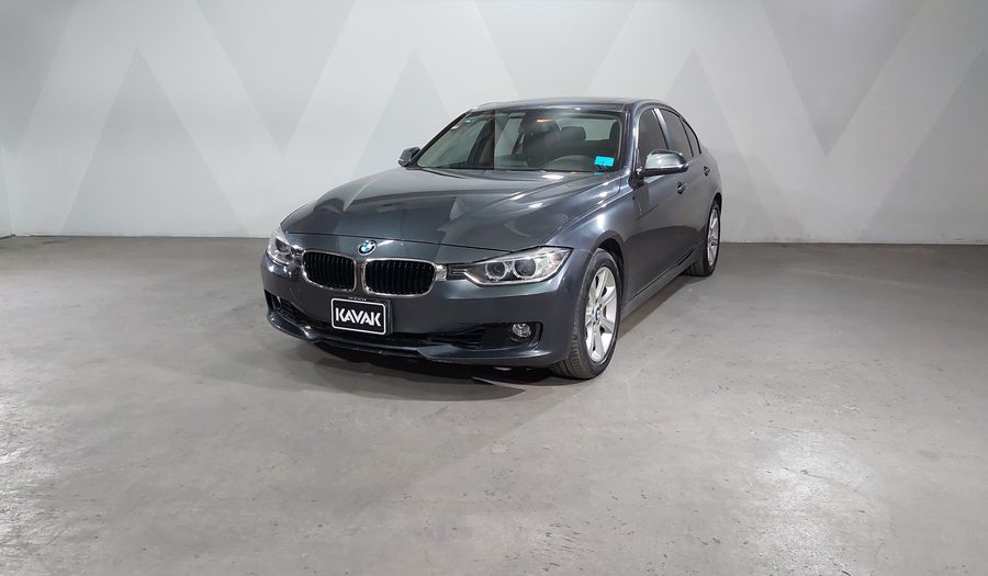 Bmw Serie 3 2.0 320IA Sedan 2013