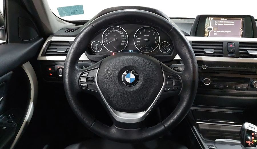 Bmw Serie 3 2.0 320IA Sedan 2013