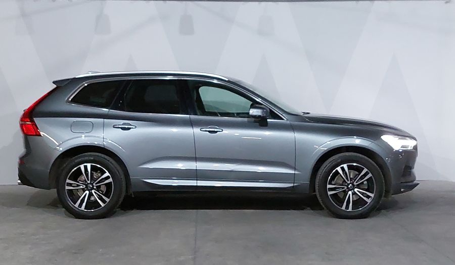 Volvo Xc60 2.0 T5 MOMENTUM AUTO AWD Suv 2021