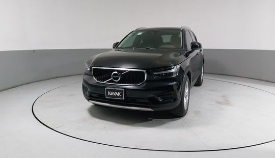 Volvo • XC40