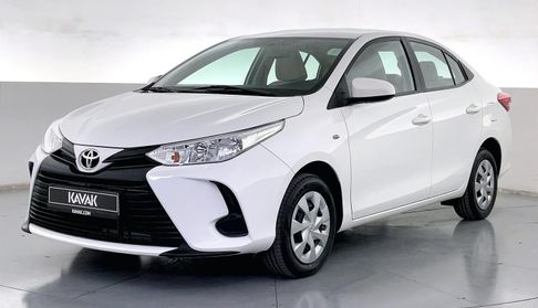 Toyota Yaris SE / E Sedan 2022