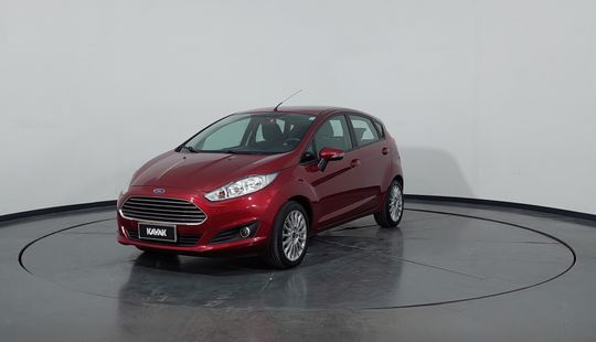 Ford Fiesta Kinetic Design 1.6 SE MT-2015